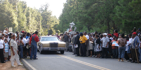 Ellen Schattschneider, Arrival of car, Moore's Ford, Georgia, 2009. Ellen Schattschneider, Arrival of car, Moore's Ford, Georgia, 2009.