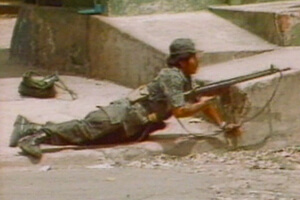 William Brown y Mary Odem, Secuencia de un soldado durante la Guerra Civil, Guatemala.