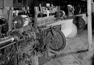 Draper looms, Bamberg Cotton Mill, Bamberg, South Carolina, 1987. Courtesy of the Library of Congress, National Child Labor Committee Collection.