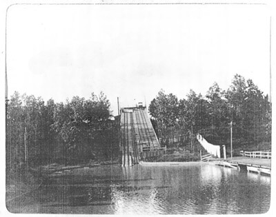 Lakewood Park's Shoot-the-Chutes circa 1895, from the Healey Collection, courtesy of the Atlanta-Fulton County Public Library Lakewood Park's Shoot-the-Chutes circa 1895, from the Healey Collection, courtesy of the Atlanta-Fulton County Public Library