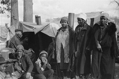 Arthur Rothstein, Evicted sharecroppers along Highway 60, New Madrid County, Missouri, January 1939. FSA-OWI Collection, Library of Congress, LC-USF33- 002967-M4.