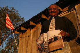 Suli Yi, Seaberry holding a copy of the November 2004 Esquire magazine Japan, which featured an article about him and the lounge, November 2004. Suli Yi, Seaberry holding a copy of the November 2004 Esquire magazine Japan, which featured an article about him and the lounge, November 2004.