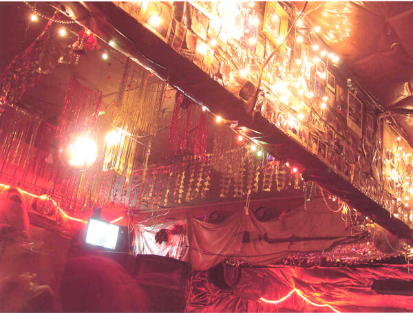 Kathleen Robbins, Poor Monkey's Interior, February 2003. Kathleen Robbins, Poor Monkey's Interior, February 2003.