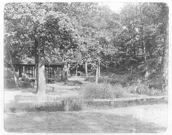 Ponce de Leon Park Springs circa 1895, from the Healey Collection, courtesy the Atlanta-Fulton County Public Library Ponce de Leon Park Springs circa 1895, from the Healey Collection, courtesy the Atlanta-Fulton County Public Library