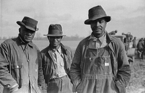 Arthur Rothstein, Evicted sharecroppers along Highway 60, New Madrid County, Missouri, January 1939. FSA-OWI Collection, Library of Congress, LC-USF33- 002926-M3.