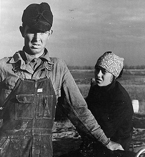 Arthur Rothstein, Evicted sharecroppers along Highway 60, New Madrid County, Missouri, January 1939. FSA-OWI Collection, Library of Congress, LC-USF33- 002929-M3.