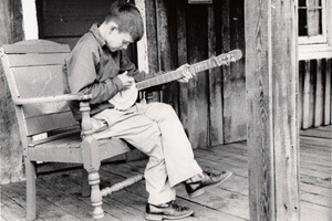 John Cohen, Boy with tin can banjo, KY, 1959