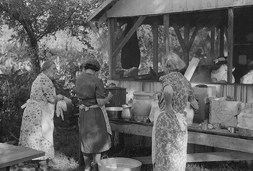 Marion Post Wolcott, Parishoners preparing food for a benefit picnic supper on the grounds of St. Thomas Church, near Bardstown, Kentucky, August 7, 1940. Library of Congress Prints and Photographs Division, FSA/OWI Black & White Negatives Collection,LC-USF33-030983-M5. Marion Post Wolcott, Parishoners preparing food for a benefit picnic supper on the grounds of St. Thomas Church, near Bardstown, Kentucky, August 7, 1940. Library of Congress Prints and Photographs Division, FSA/OWI Black & White Negatives Collection,LC-USF33-030983-M5.