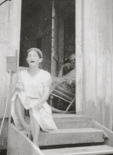 Portrait of Lunéda Commeaux of New Iberia, Louisiana, 1934. Detail from photograph by Alan Lomax. The Lomax Collection, Library of Congress. Courtesy of The Library of Congress, Prints and Photographs Division, LC-DIG-ppmsc-00670. Portrait of Lunéda Commeaux of New Iberia, Louisiana, 1934. Detail from photograph by Alan Lomax. The Lomax Collection, Library of Congress. Courtesy of The Library of Congress, Prints and Photographs Division, LC-DIG-ppmsc-00670.