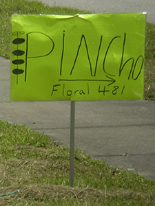 Spanish signage, Buenaventura Lakes, Florida, 2010. Photograph by Simone Delerme.