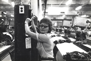 Woman Working in a Textile Plant, Tennessee, circa late 1970s. Courtesy of Special Collections and Archives, Georgia State University Library, Southern Labor Archives, Amalgamated Clothing and Textile Workers Union, Memphis-Jackson Joint Board Records, L1992_11_88.