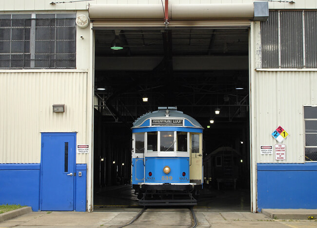 Amie Vanderford, Trolley station, Memphis, Tennessee, 2005.