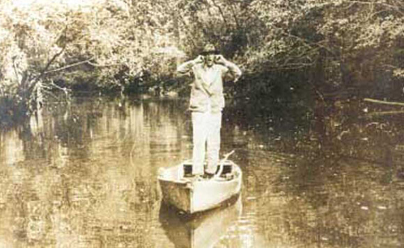 Francis Harper, Hamp Mizell with his two-mile swamp holler, Okefenokee Swamp, 1930. Francis Harper, Hamp Mizell with his two-mile swamp holler, Okefenokee Swamp, 1930.