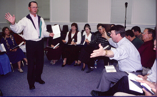 Laurie Kay Sommers, David I. Lee and Johnny Lee share their love for each other and fellow singers, 1997. Laurie Kay Sommers, David I. Lee and Johnny Lee share their love for each other and fellow singers, 1997.