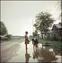 Untitled, Alabama, 1956. Photograph 37.066 by Gordon Parks. Courtesy of and copyright by The Gordon Parks Foundation.