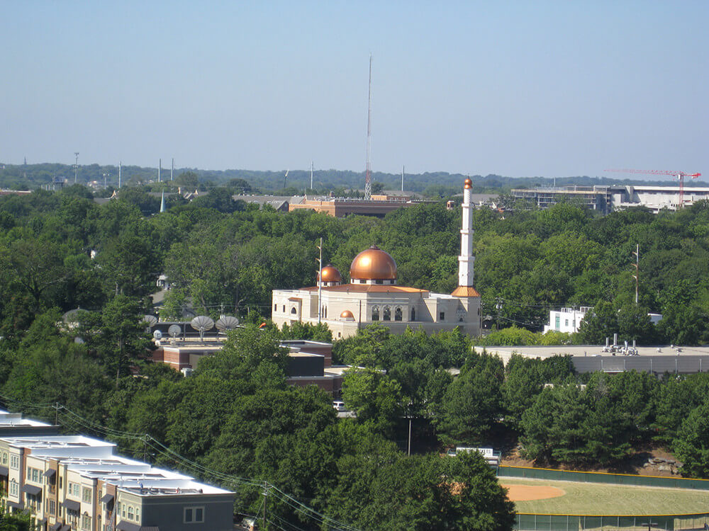 Al-Farooq Masjid Mosque, Atlanta, Georgia, July 4, 2009. Photograph by Flickr user Chris Yunker. Creative Commons license CC BY-SA 2.0. Al-Farooq Masjid Mosque, Atlanta, Georgia, July 4, 2009. Photograph by Flickr user Chris Yunker. Creative Commons license CC BY-SA 2.0.