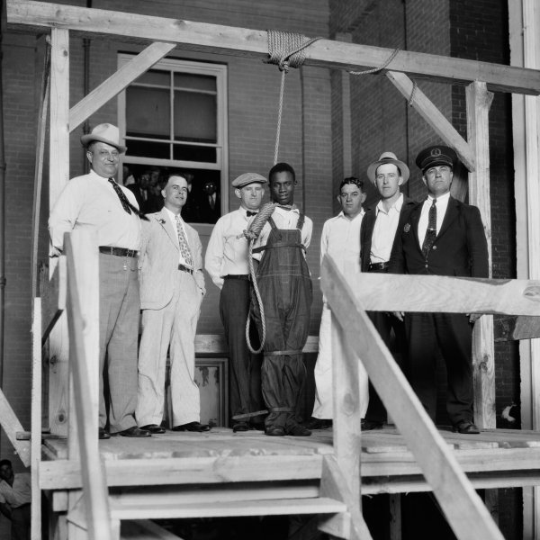 Execution of James Keaton, Lowndes County Courthouse, May 25, 1934.